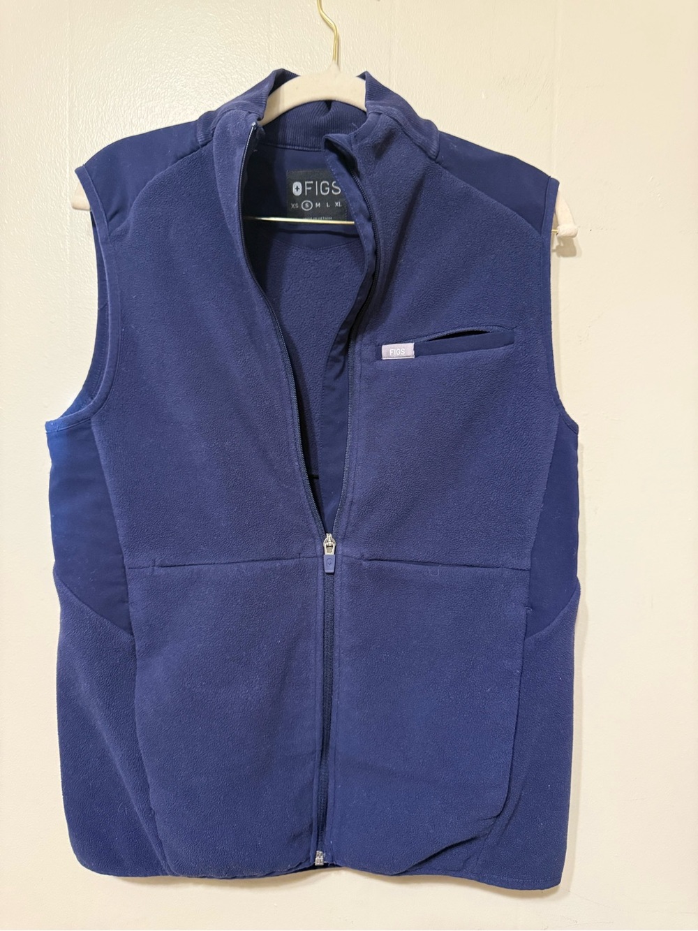 FIGS Women’s Dark Navy Fleece Vest with Zip Chest Pocket Small size